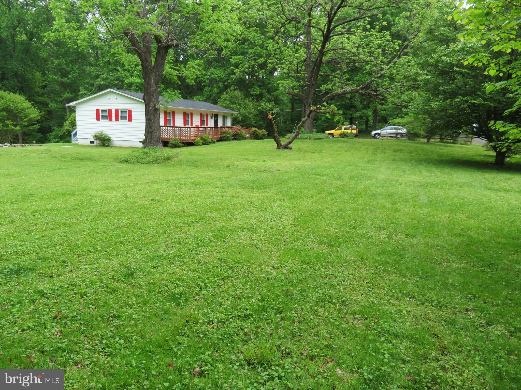 8700 McGrath Road Manassas, VA 20112 - Photo 21 of 30 Very large Front Yard.
