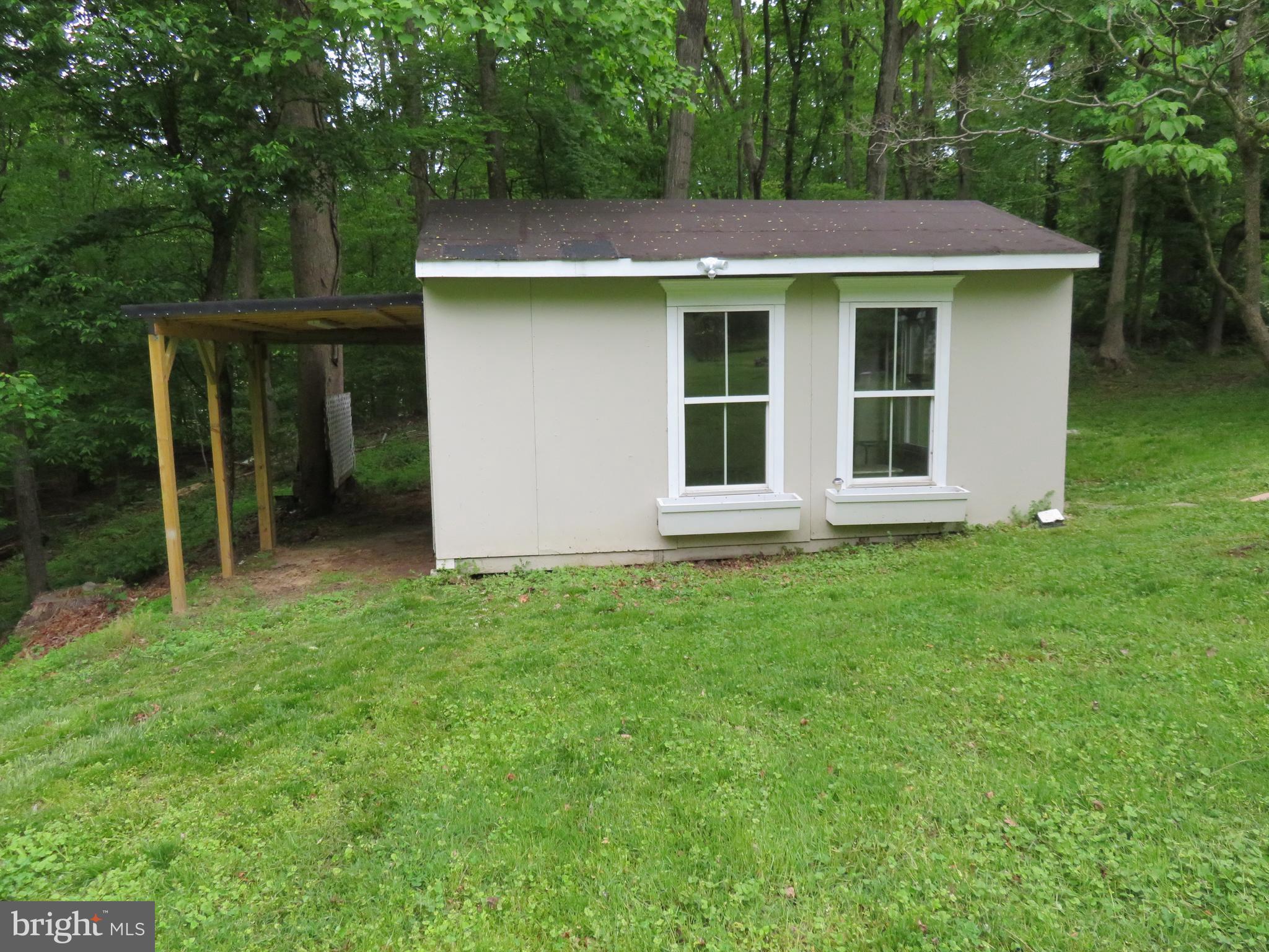 8700 McGrath Road Manassas, VA 20112 - Photo 29 of 30 Nice size Shed with Workbench.