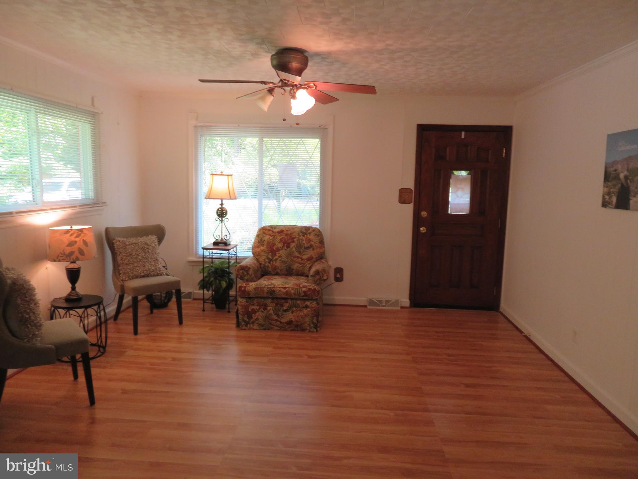 8700 McGrath Road Manassas, VA 20112 - Photo 4 of 30 Living Room with lots of natural ligh.t