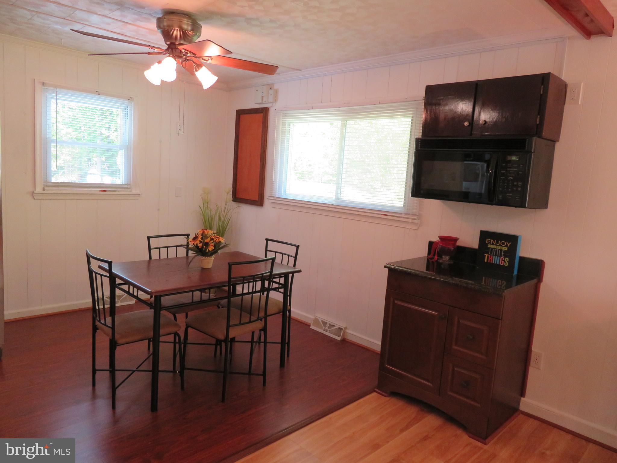 8700 McGrath Road Manassas, VA 20112 - Photo 5 of 30 Dining Room with Butlers Pantry/Server.