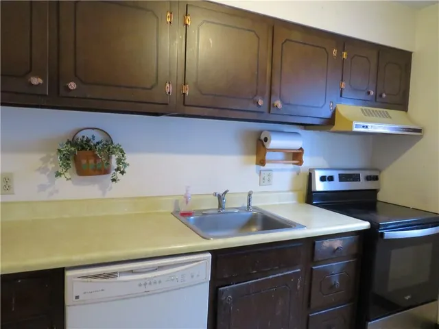 $124,900 | 101 Rivermont Court, Unit 101, Cheswick, PA 15024