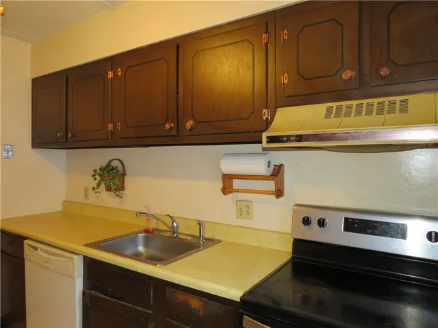 $124,900 | 101 Rivermont Court, Unit 101, Cheswick, PA 15024