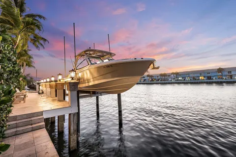 $9,750,000 | 4216 Intracoastal Drive, Highland Beach, FL 33487