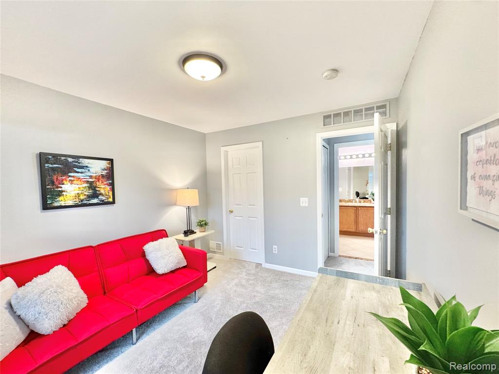 11806 Farmington Road Livonia, MI 48150 - Photo 19 of 22 Gallery Image 19