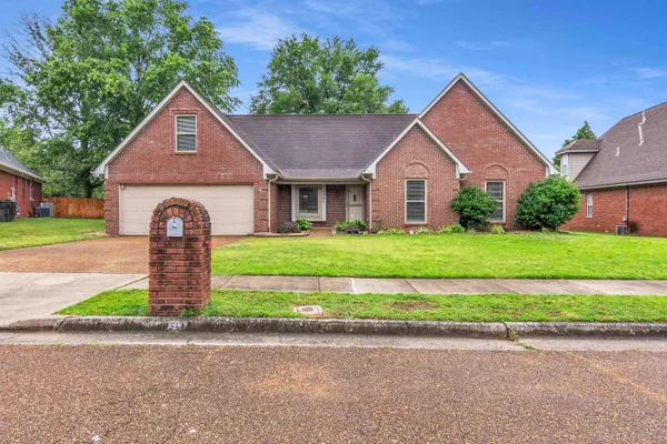 $353,900 | 2957 Valley Lake Drive, Bartlett, TN 38133