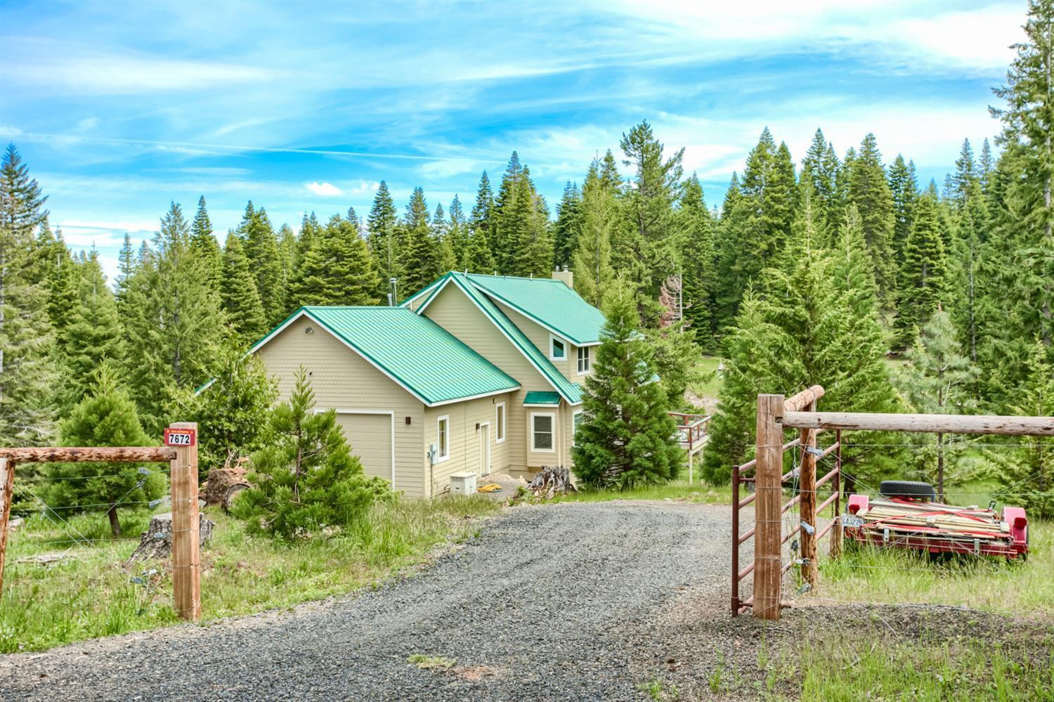 7672 Hyatt Prairie Road Ashland, OR 97520 - Photo 2 of 35 Circular driveway entrance. The exterior