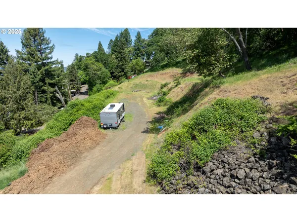$48,000 | 679 Southeast Fisher Drive, Roseburg, OR 97470