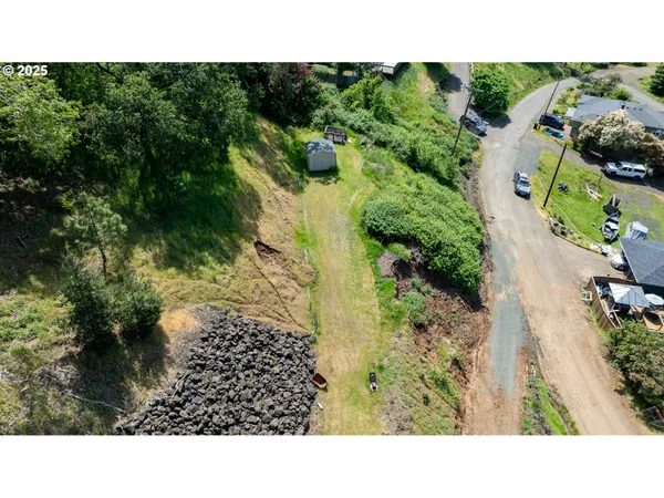 $48,000 | 679 Southeast Fisher Drive, Roseburg, OR 97470