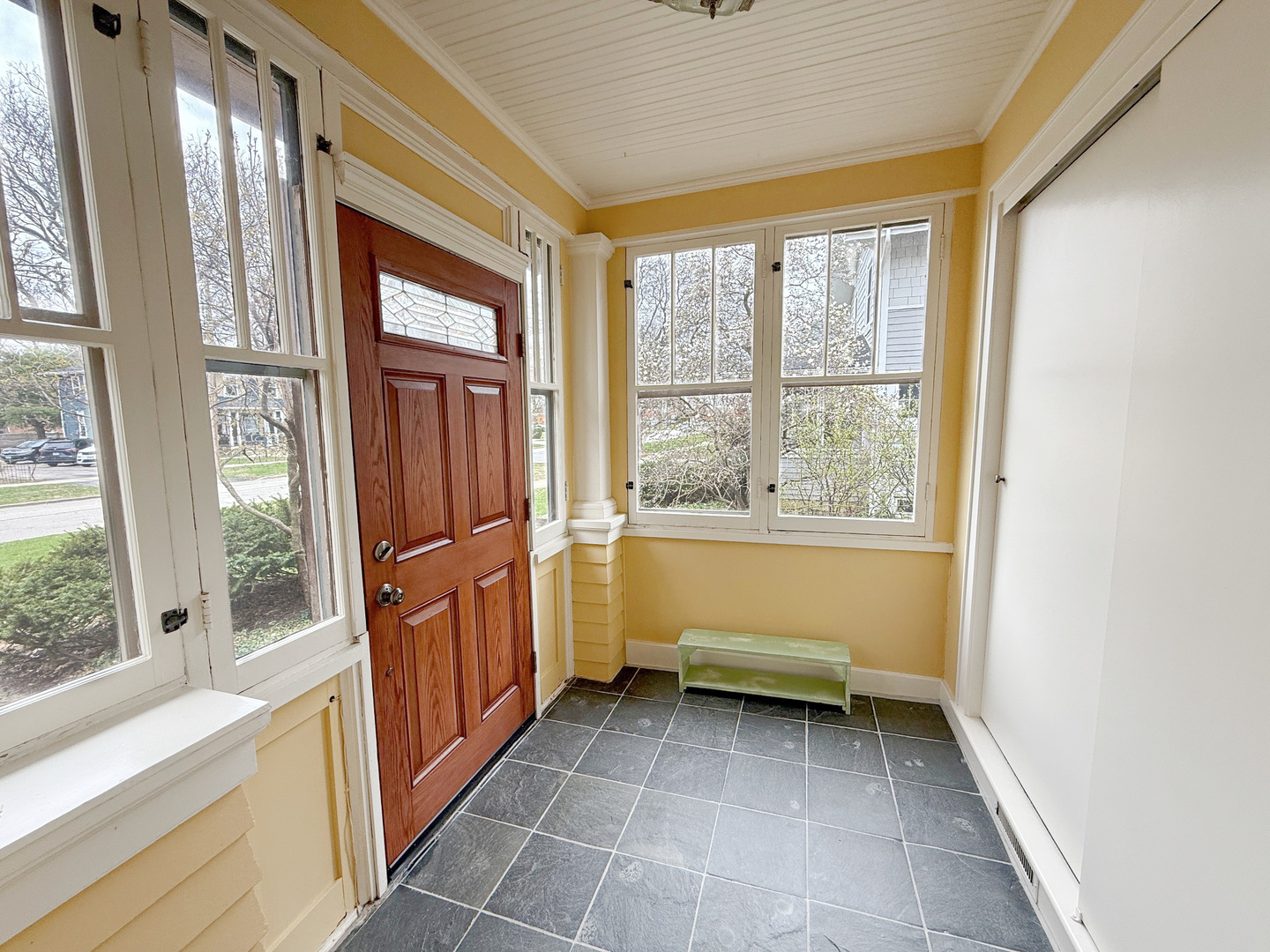 528 James Street Geneva, IL 60134 - Photo 4 of 24