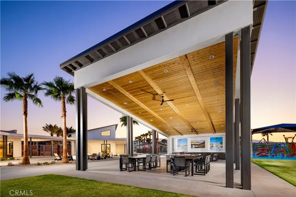 a view of an outdoor space