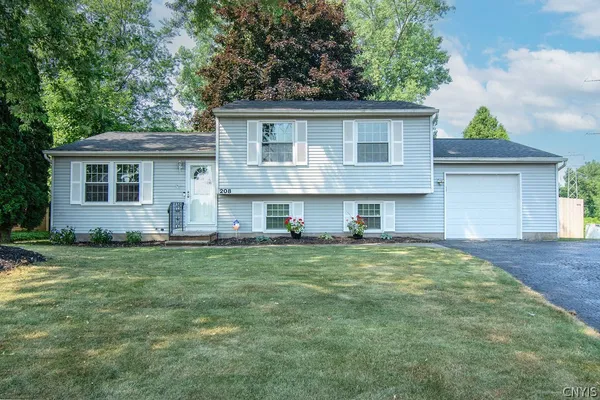 $299,900 | 208 Rocky Road, Salina, NY 13090