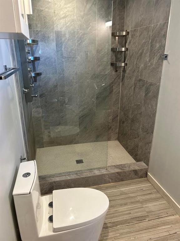 759 Jones Avenue Northwest Atlanta, GA 30314 - Photo 10 of 19 a bathroom with a toilet and a shower