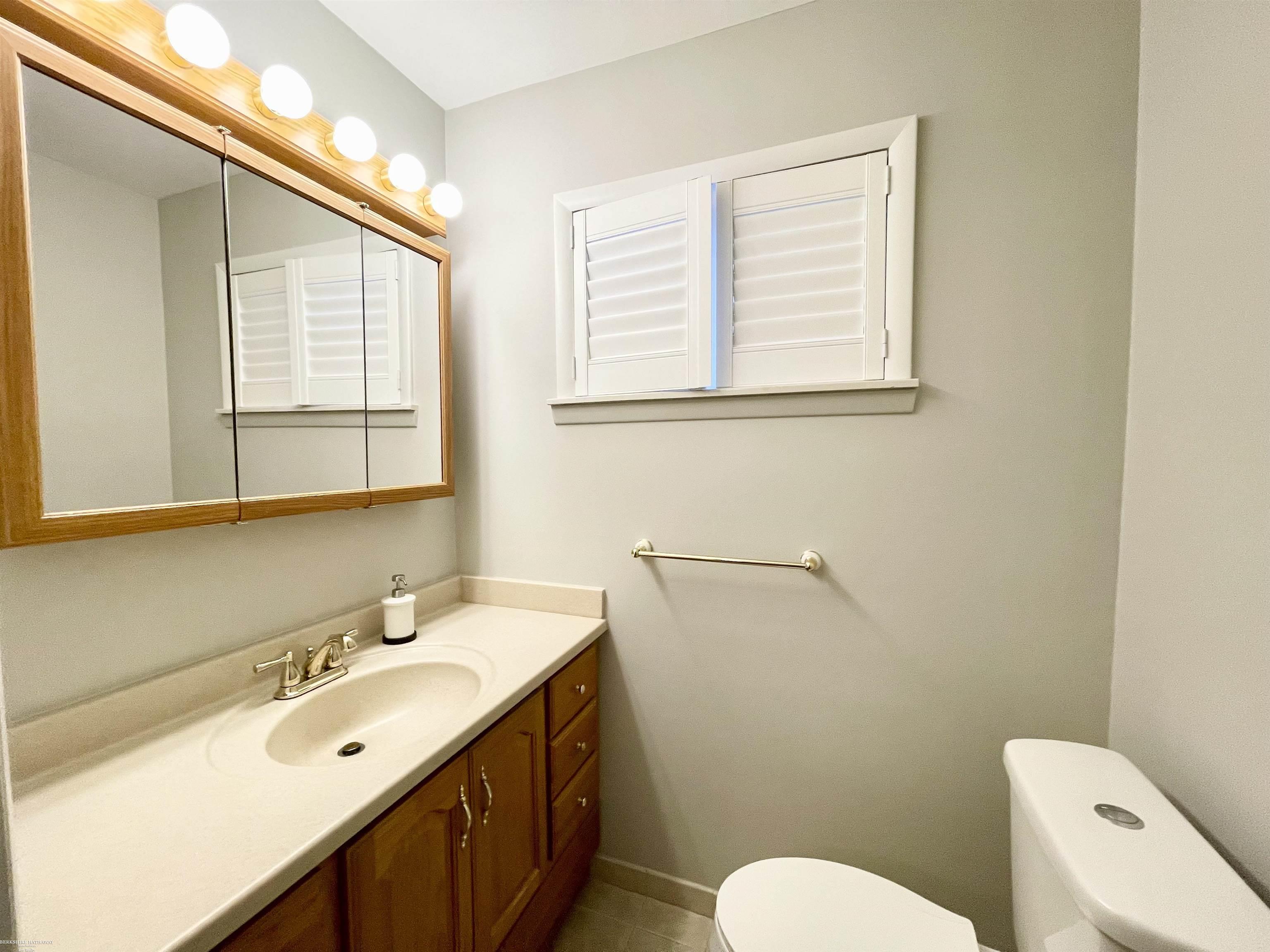 24296 Roxana Avenue Eastpointe, MI 48021 - Photo 10 of 22