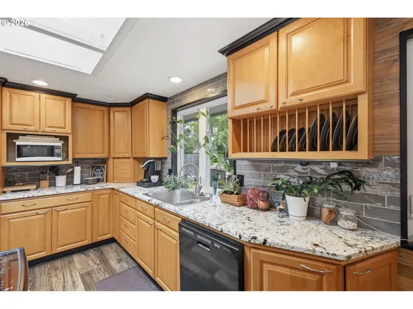 $435,000 | 2005 Amirante Street, Eugene, OR 97402