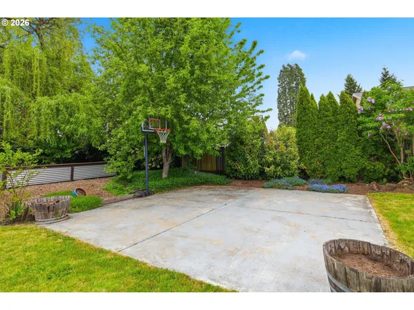 $435,000 | 2005 Amirante Street, Eugene, OR 97402
