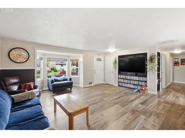 $435,000 | 2005 Amirante Street, Eugene, OR 97402