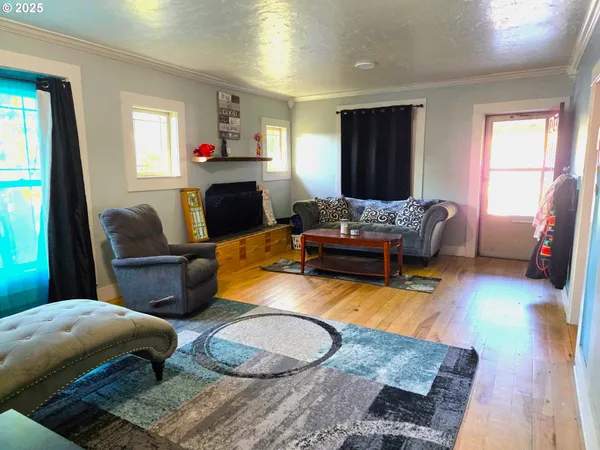 $260,750 | 100 Southeast Hillcrest Road, John Day, OR 97845