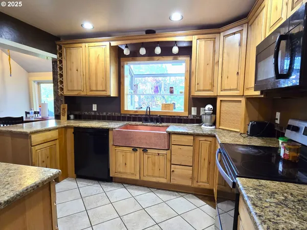 $260,750 | 100 Southeast Hillcrest Road, John Day, OR 97845