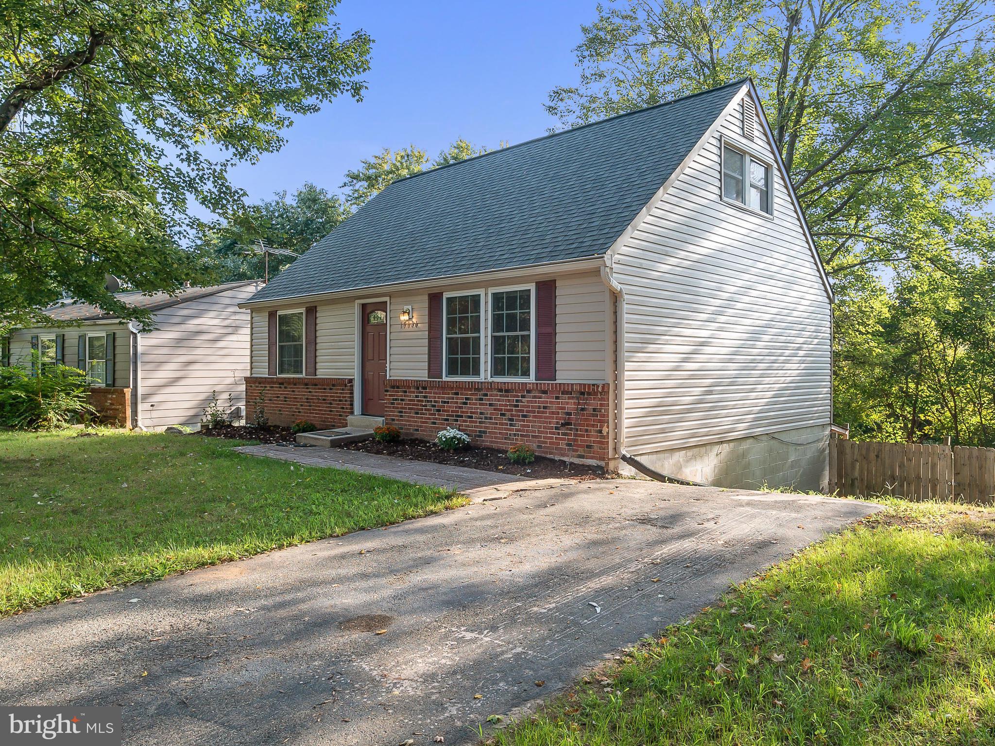 19044 Staleybridge Road Germantown, MD 20876 - Photo 3 of 30 a backyard of a house