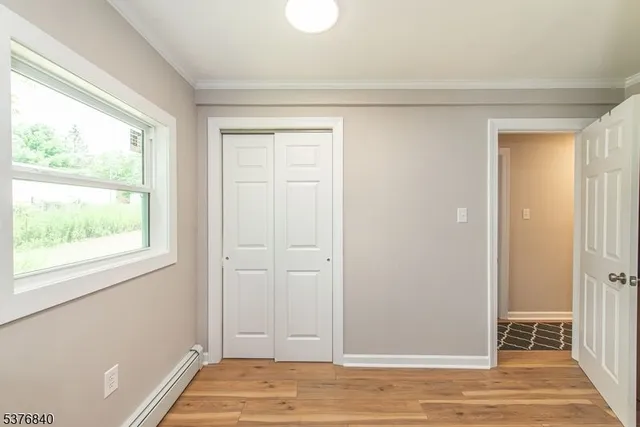 $439,000 | 25 East Shore Lake Owassa Road, Newton, NJ 07860