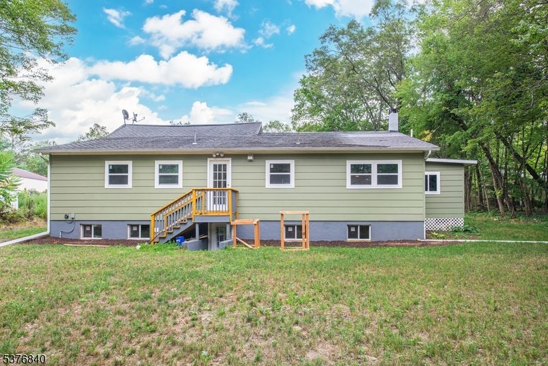 25 East Shore Lake Owassa Road Newton, NJ 07860 - Photo 17 of 19 a front view of house with yard and green space