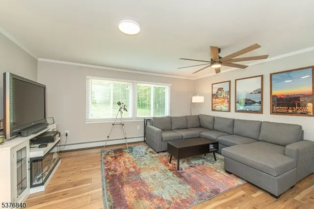 $439,000 | 25 East Shore Lake Owassa Road, Newton, NJ 07860