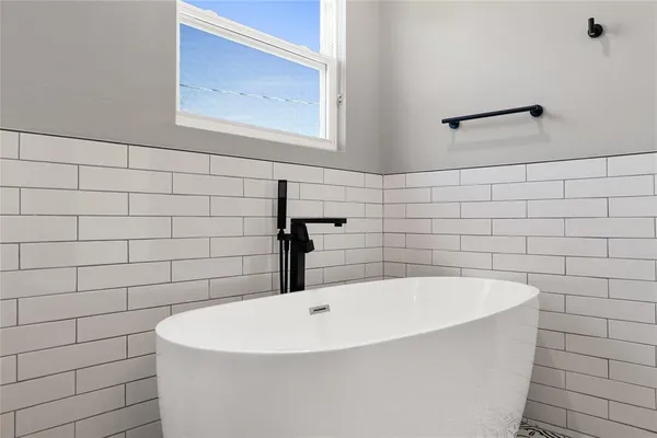 $4,800 | 2728 Livingston Avenue, Fort Worth, TX 76110