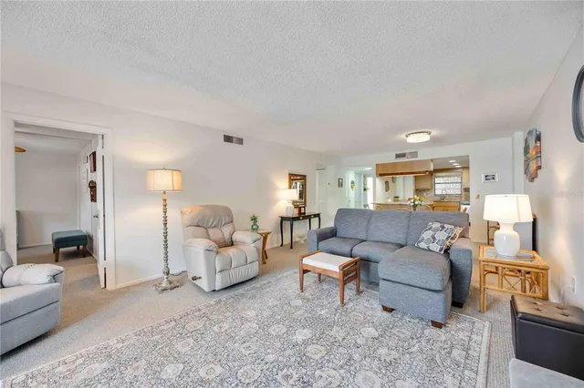 $299,000 | 1400 1st Avenue West, Unit 203, Bradenton, FL 34205