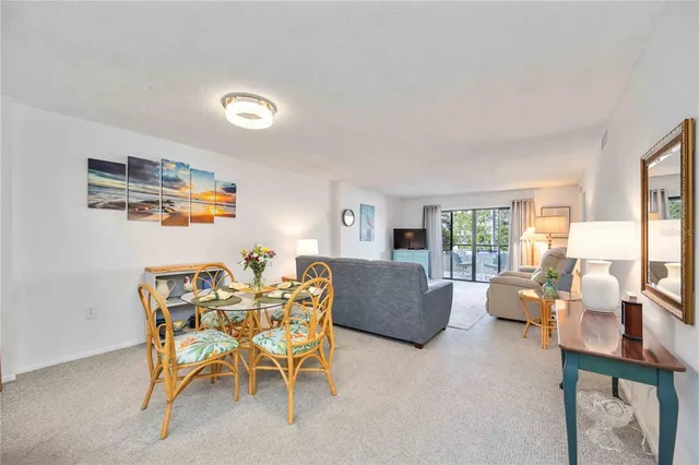 $299,000 | 1400 1st Avenue West, Unit 203, Bradenton, FL 34205