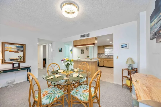 $299,000 | 1400 1st Avenue West, Unit 203, Bradenton, FL 34205