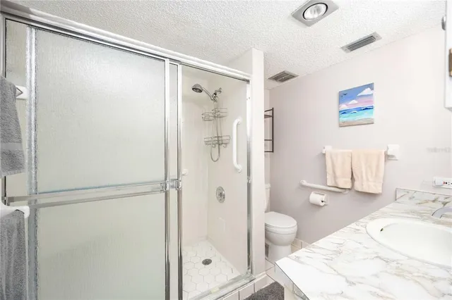 $299,000 | 1400 1st Avenue West, Unit 203, Bradenton, FL 34205