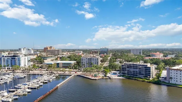 $299,000 | 1400 1st Avenue West, Unit 203, Bradenton, FL 34205