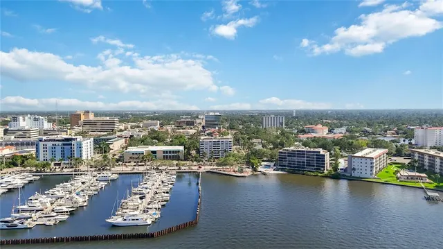 $299,000 | 1400 1st Avenue West, Unit 203, Bradenton, FL 34205