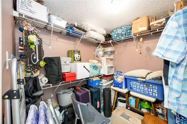 $299,000 | 1400 1st Avenue West, Unit 203, Bradenton, FL 34205