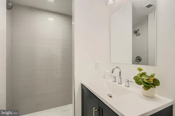 $425,000 | 821 South Curley Street, Baltimore, MD 21224