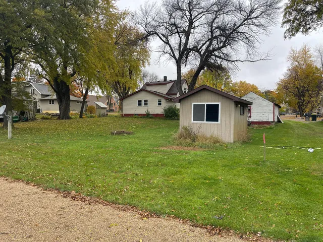 $135,000 | 1675 127th Avenue Southeast, Blomkest, MN 56216