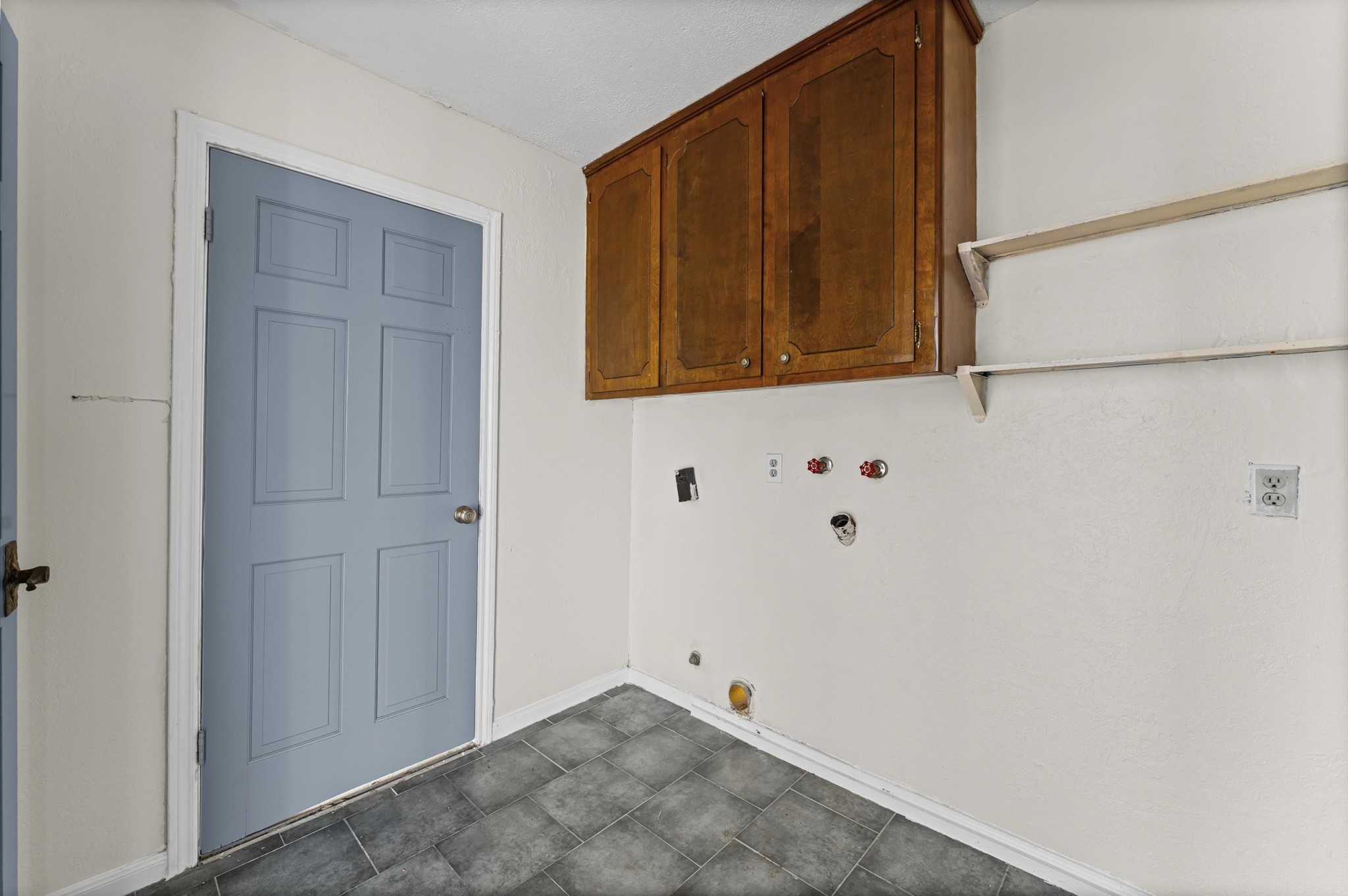 2709 Adams Street Alvin, TX 77511 - Photo 27 of 32 a view of bathroom