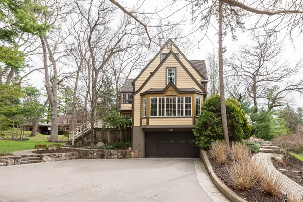 $1,425,000 | 311 Awixa Road, Ann Arbor, MI 48104