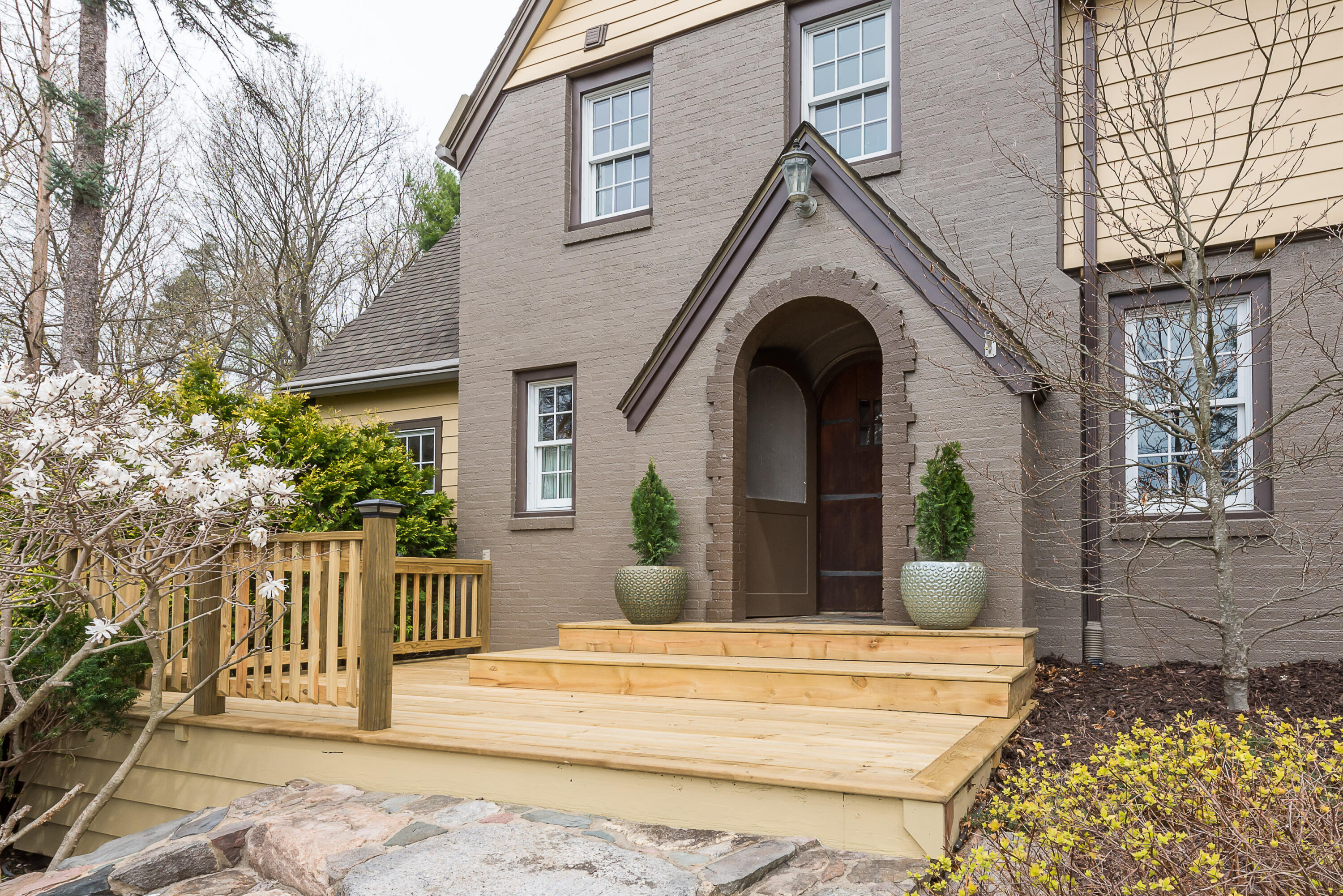 311 Awixa Road Ann Arbor, MI 48104 - Photo 7 of 83 Front door