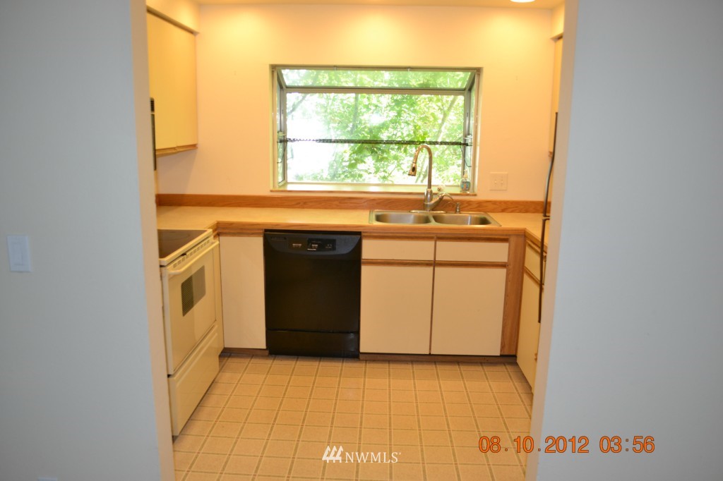 10829 Southeast 172nd Street, Unit C6 Renton, WA 98055 - Photo 6 of 14 Gallery Image 6
