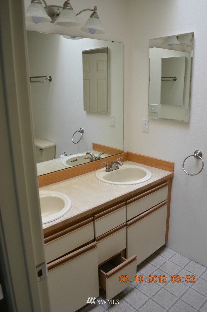 10829 Southeast 172nd Street, Unit C6 Renton, WA 98055 - Photo 9 of 14 Gallery Image 9