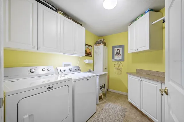 a view of utility room with washer and dryer