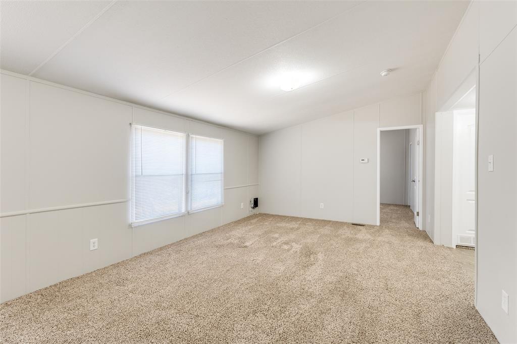 445 Arvel Circle Azle, TX 76020 - Photo 11 of 25