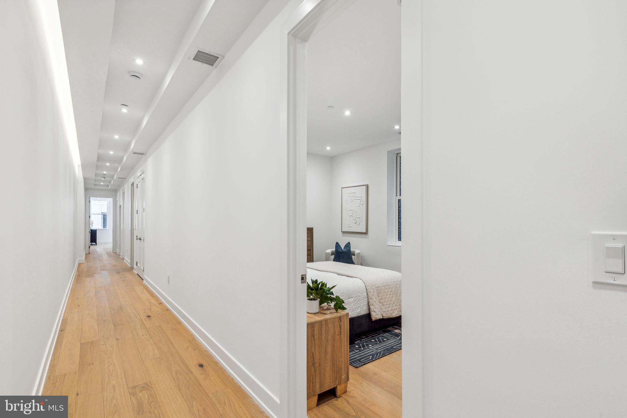 124 North 2nd Street, Unit 4 Philadelphia, PA 19106 - Photo 21 of 48 a en suite bathroom with a sink
