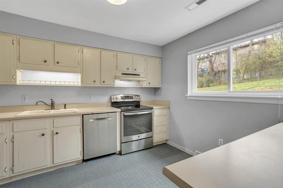3551 Meadowlark Road Roanoke, VA 24018 - Photo 21 of 51 21-3551 Meadowlark Rd_21