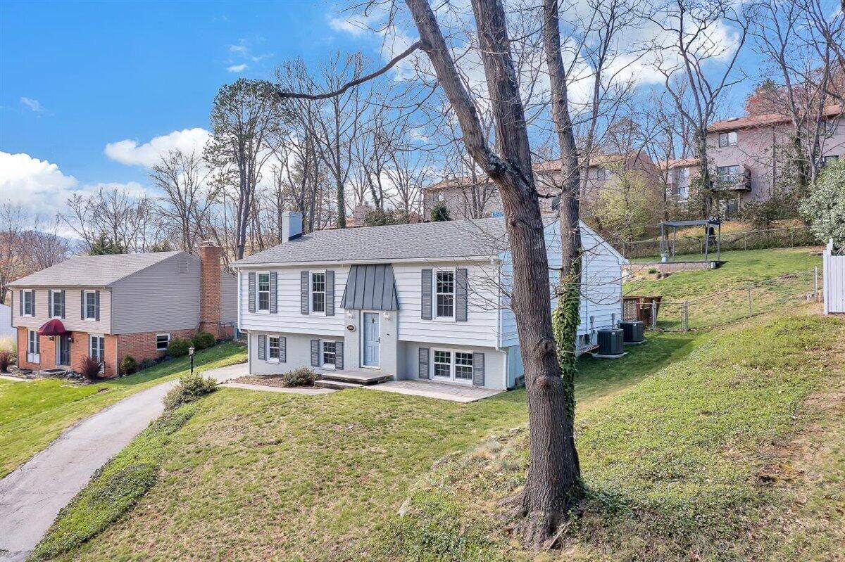 05-3551 Meadowlark Rd_05