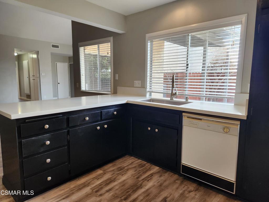 2323 Workman Avenue Simi Valley, CA 93063 - Photo 8 of 20