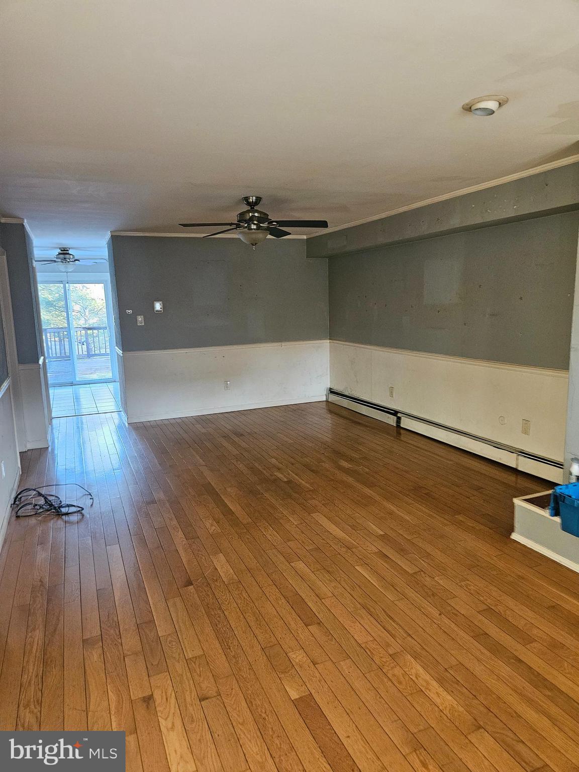 2103 Walnut Ridge Drive Pottstown, PA 19464 - Photo 2 of 23 Living Room