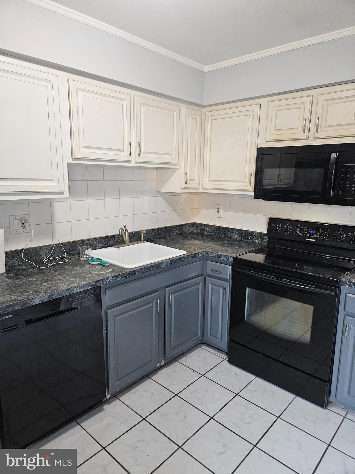 2103 Walnut Ridge Drive Pottstown, PA 19464 - Photo 4 of 23 Kitchen