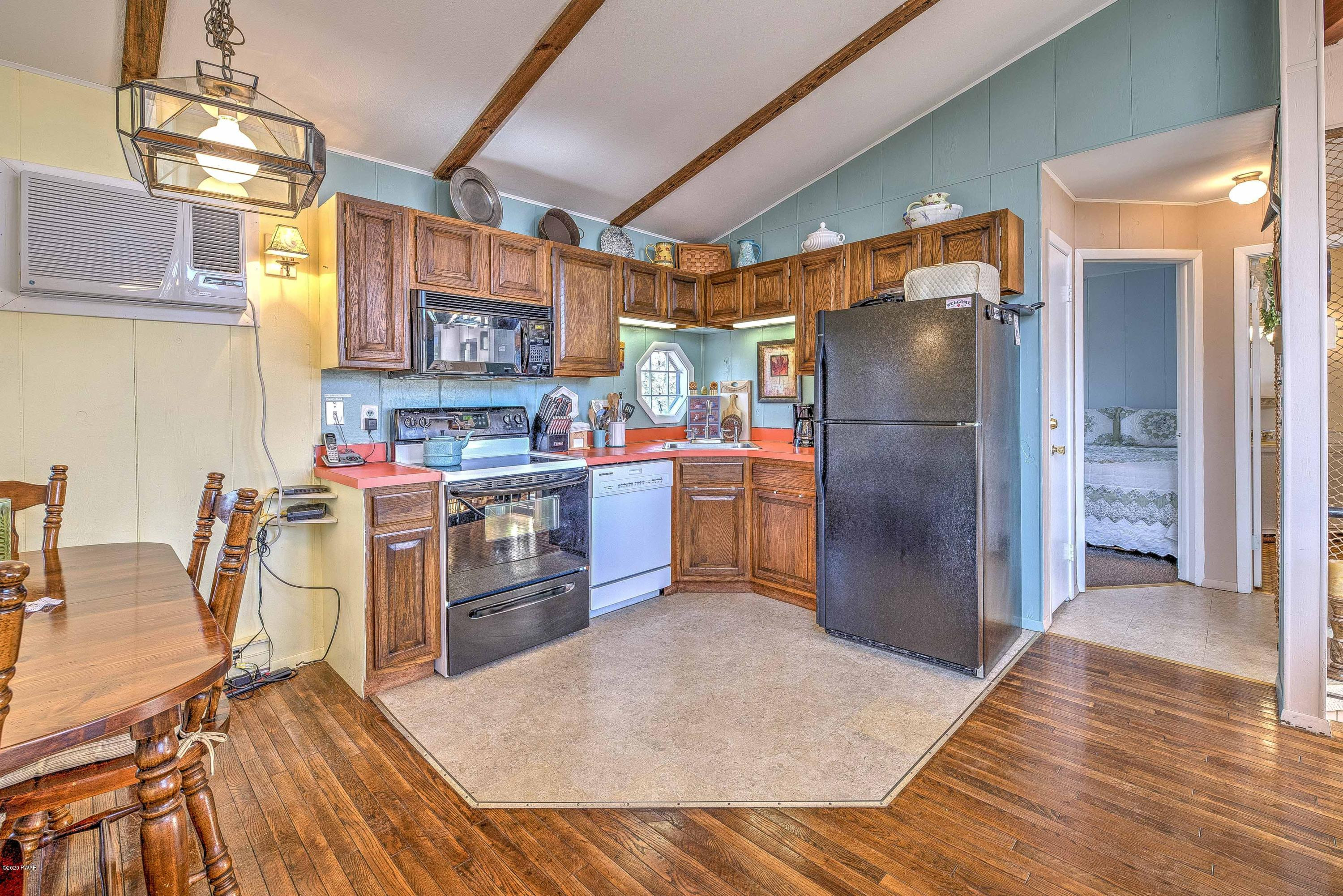 2664 Rockway Road Lake Ariel, PA 18436 - Photo 13 of 33 Corner kitchen